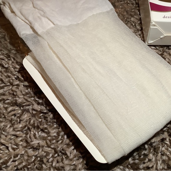 Just My Size by Leggs lasting sheer pantyhose, color ivory, size: 2X - Picture 9 of 12